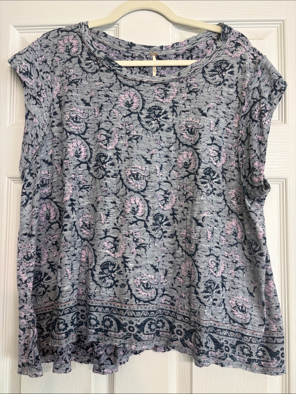 Women's Free People Short Sleeve Floral Print Top in Gray, light pink & blue